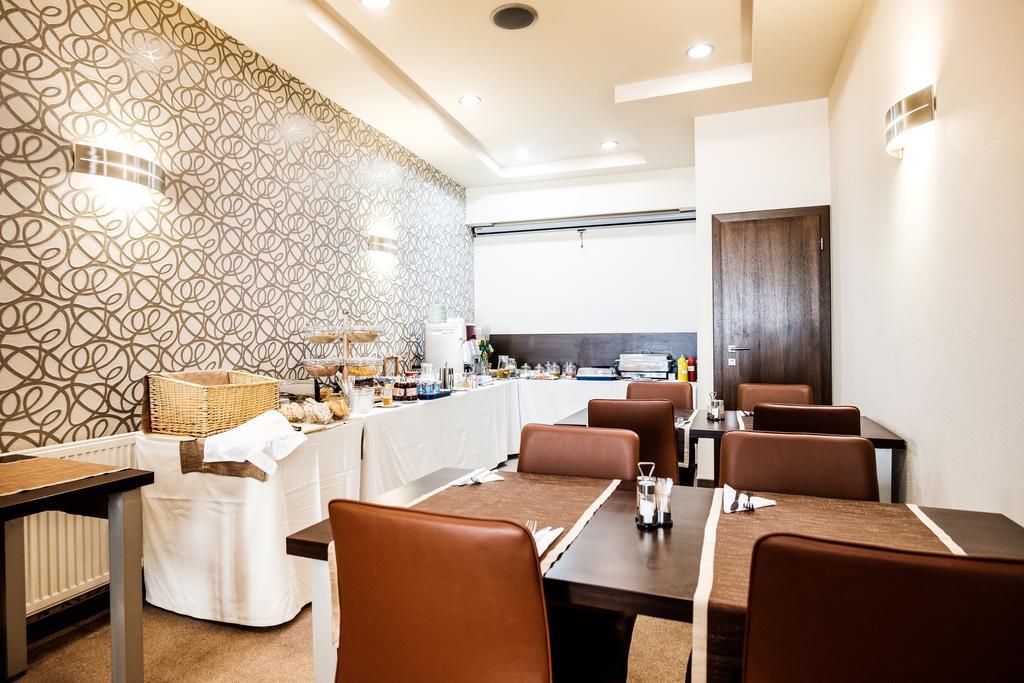 ניטרה Hotel Deluxe With Free Wellness And Fitness Centrum מראה חיצוני תמונה